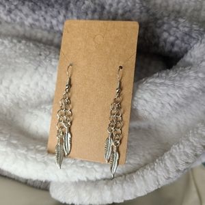 Chain feather earrings